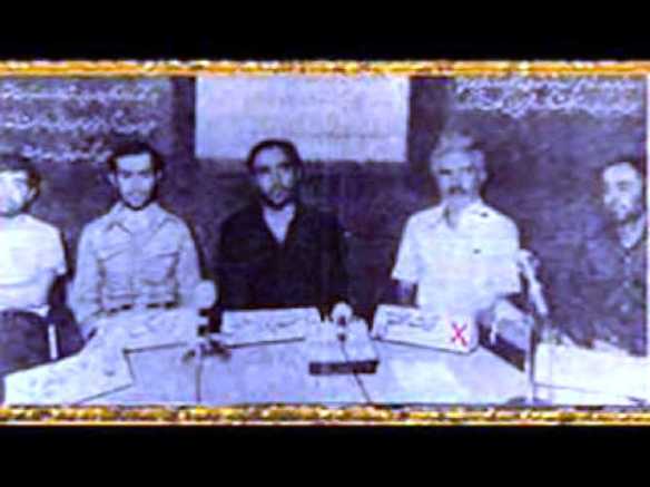 Die Gerichtsverhandlung_zweiter von rechts General Âyat Mohaqqeqi