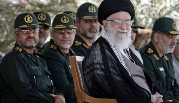 Khamenei und iranische Revolutionsgarden
