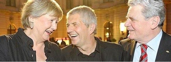 Verbrecher an der WAHRHEIT: Deutschland Deine Aufarbeiter nach getaner Arbeit: Keine Gerechtigkeit für STASI Opfer - Geschichte des MfS und der NVA,der Justiz,der KIRCHE der Ärzteschafft geklittert und nach 25 Jahren unaufgeklärt... für 2,5 Milliarden Euro !??