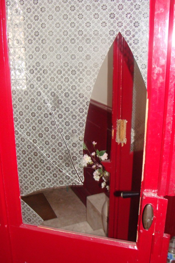 'Die zweite Türe im Eingang, die von der Spezialeinheit demoliert wurde'